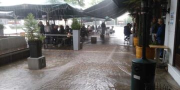 Καταιγίδα μετέτρεψε τους δρόμους σε ρυάκια στην Κοζάνη