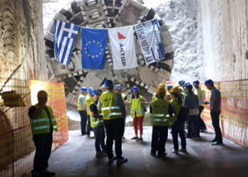 Μετρό Θεσσαλονίκης: Στον ‘κομβικό’ σταθμό της 25ης Μαρτίου ο πρώτος μετροπόντικας ‘Έλλη’ (Φωτογραφίες & Βίντεο)