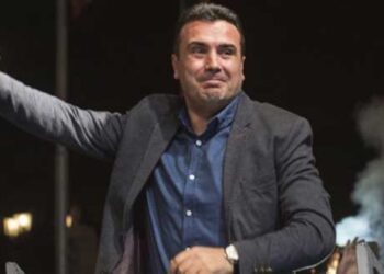 «Θύελλα» και ύβρεις στη Βουλή της πΓΔΜ: Εγκρίθηκε η συμφωνία