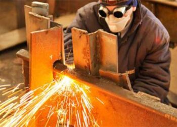 ΔΕΗ: Παράταση ως το Φεβρουάριο του 2019 για τα τιμολόγια υψηλής τάσης