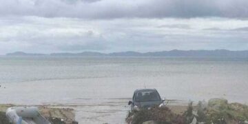 Χαλκιδική: Χάος από τη σφοδρή κακοκαιρία – Αυτοκίνητα στη θάλασσα, χείμαρροι οι δρόμοι [εικόνες & βίντεο]