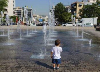 Έρχεται καυτό τριήμερο με 40 βαθμούς Κελσίου και σκόνη