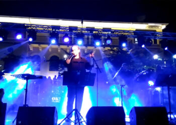 «Βούλιαξε» η πλατεία της Κοζάνης – Στη μεγάλη συναυλία Κατσιμίχα – Καζούλη (Βίντεο)