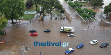 Χαλάζι, κατακλυσμός και δρόμοι ποτάμια στη Θεσσαλονίκη (Φωτογραφίες & Βίντεο)