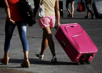 Τι ισχύει για την καλοκαιρινή άδεια και το επίδομα αδείας