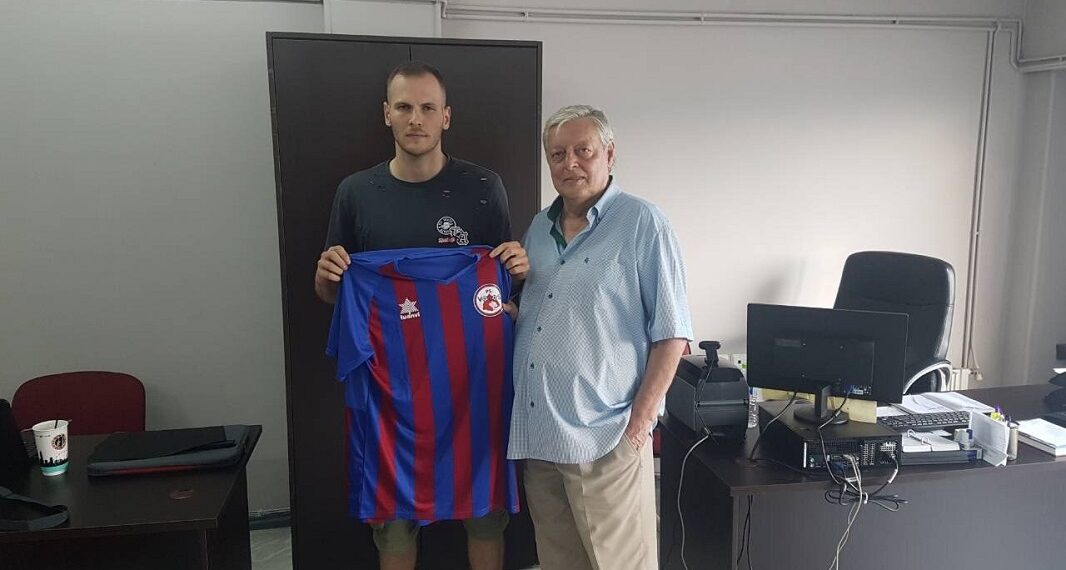 Ο Πτολεμαϊδιώτης Φώτης Καραγκιολίδης υπέγραψε στην ΠΑΕ Βόλος