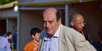 Ο Μανουσάκης επιστρέφει στην τηλεόραση με σίριαλ για τη Γενοκτονία των Ποντίων