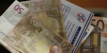 Διαγραφή οφειλών ΔΕΗ έως 12.000 ευρω -Ποιους αφορά (παραδείγματα)