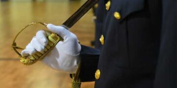 Αναδρομικά σε 250.000 στρατιωτικούς, αστυνομικούς, πυροσβέστες, λιμενικούς και απόστρατους