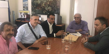 Επιτυχία η εγκατάσταση των προσφύγων σε ξενοδοχεία; – Συναντήθηκαν Βίτσας και Καρυπίδης  – Ο Επίκαιρος καταγράφει