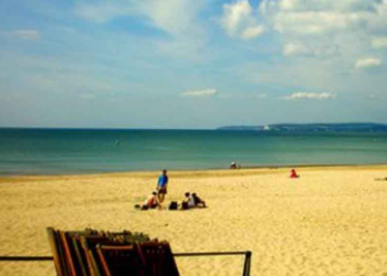 Καλοκαιρινή άδεια: Τι αναφέρει ο νόμος – Υπολογίστε το επίδομα αδείας