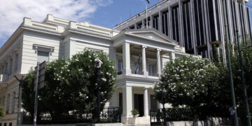 Ξαφνική κρίση στις ελληνορωσικές σχέσεις για το Σκοπιανό