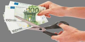 «Ψαλίδι» 3,4 δισ. ευρω στις συντάξεις το 2019 – Τι προβλέπουν τα όρια του νέου προυπολογισμού