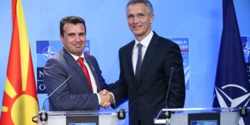 Το ΝΑΤΟ κάλεσε την κυβέρνηση των Σκοπίων να ενταχθεί στο ΝΑΤΟ – «Ευχαριστώ τον Τσίπρα» είπε ο Ζάεφ