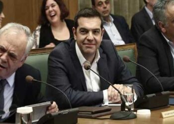Ανασχηματισμός ως τον Σεπτέμβριο -Τα υπουργεία «κλειδιά», γρίφος με Καμμένο