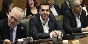 Ανασχηματισμός ως τον Σεπτέμβριο -Τα υπουργεία «κλειδιά», γρίφος με Καμμένο