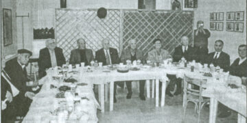 Το φιλόξενο τραπέζι του Συλλόγου Μικρασιατών Πτολεμαΐδας στους συμπατριώτες του, το 2005 – Από τη στήλη του κ. Γ. Καζαντζή στον Παλμό 11/07/2018