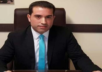 Γελούν μέχρι και στους… Λαζαράδες για το κυβερνητικό «σόου» με τους δύο στρατιωτικούς – Γράφει ο Χάρης Κάτανας