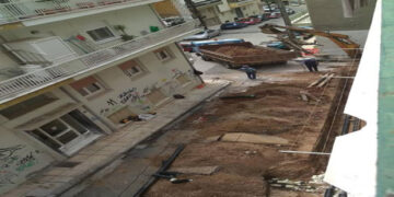 Κλειστή η οδός Ζαλόγγου στην Κοζάνη-Έργο της ΔΕΥΑΚ για το δίκτυο τηλεθέρμανσης-Φωτογραφία