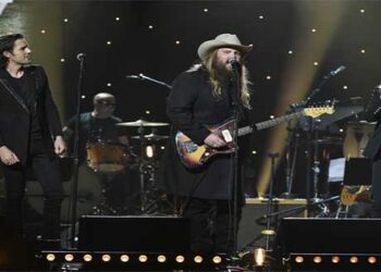 Οι μουσικές επιλογές του e-ptolemeos.gr – Chris Stapleton & Sheryl Crow & Brandon Flowers – Don’t Let Me Down (Live, 2015)