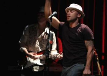 Η Μουσική Γωνιά του Μίλτου Ηλιάδη στο e-ptolemeos.gr  – Parov Stelar – Beauty Mark ft. Anduze