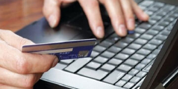 Άργος Ορεστικό: Χειροπέδες σε 2 άτομα για απάτη με υπολογιστή – Αφαίρεσαν 2.650€ από 34χρονο