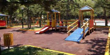 «ΦιλόΔημος»: 9,6 εκατ. ευρώ σε Δήμους για την αναβάθμιση παιδικών χαρών & την προμήθεια μηχανημάτων έργου – Ανάμεσά τους και ο Δήμος Κοζάνης