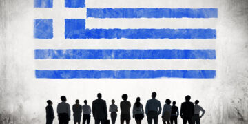 ‘-Εεεεεεε, πολιτικοί, με ακούτε; – Γράφει o Πολυχρόνης Ρουσσάκης