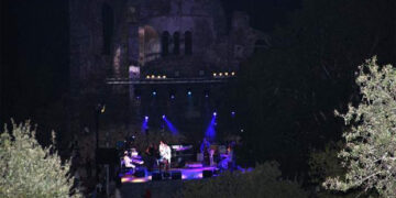 Αντίστροφη μέτρηση για τα φετινά Πρέσπεια – Με αναμμένα κεράκια στη μνήμη όσων χάθηκαν [πρόγραμμα]