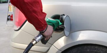 Πλαφόν στην τιμή της βενζίνης σε 17 Νομούς προτείνει η ΡΑΕ – Ανάμεσά τους oι νομοί Γρεβενών & Καστοριάς