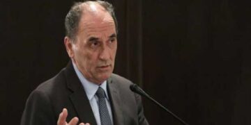 Σταθάκης: Απόλυτα θεμιτή η εξαγορά της EDS από τη ΔΕΗ
