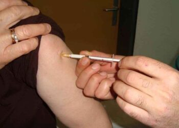 Το «παραθυράκι» που στέλνει στο σχολείο παιδιά που δεν έκαναν εμβόλια