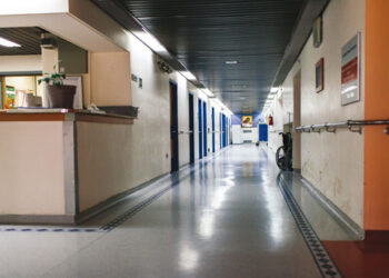 Μέρες ημερολογίου…σε ένα δωμάτιο αντικαρκινικού νοσοκομείου – Γράφει η Θεοπίστη Κρυσταλλίδου