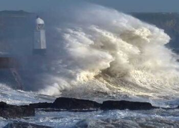 Η Ελλάδα στο μάτι του κυκλώνα: Κλειστά σχολεία, πεσμένα δέντρα και διακοπές ρεύματος