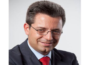 Ο παραλογισμός της χρήσης εισπρακτικών εταιρειών – Γράφει ο Ιωάννης Ρουκάς