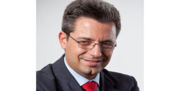 Ο παραλογισμός της χρήσης εισπρακτικών εταιρειών – Γράφει ο Ιωάννης Ρουκάς