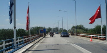 Οι δύο Τούρκοι χάθηκαν, όπως ο Κούκλατζης και ο Μητρετώδης και πέρασαν στον Εβρο – Επεστράφησαν ήδη στην Τουρκία