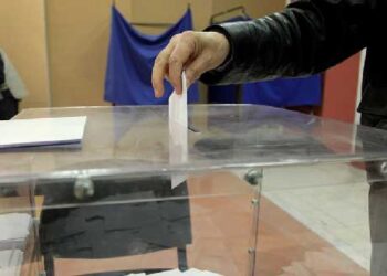 Δημοσκόπηση: Καθαρό προβάδισμα 10,5% της ΝΔ – Το 60% λέει «όχι» στη Συμφωνία των Πρεσπών