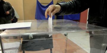 Δημοσκόπηση: Καθαρό προβάδισμα 10,5% της ΝΔ – Το 60% λέει «όχι» στη Συμφωνία των Πρεσπών