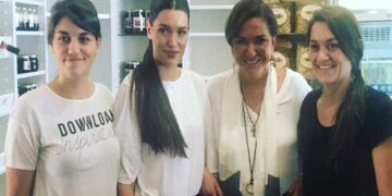 Η Ντόρα Μπακογιάννη βρήκε στη Φλώρινα ένα κορίτσι ψηλότερο από την ίδια