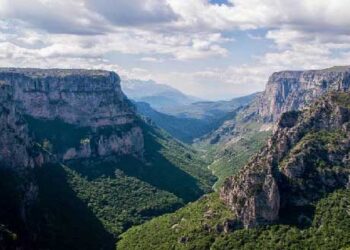 Ορειβατική εξόρμηση: Διάσχιση στο φαράγγι του Βίκου