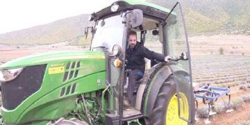Λάζαρος Σεμερτζίδης, από την Ξηρολίμνη Κοζάνης: Πώς τα κατάφερε να είναι Καλύτερος νέος Έλληνας αγρότης για το 2018 [εικόνες]