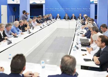 Συνάντηση Κυριάκου Μητσοτάκη με το Δ.Σ. της ΚΕΔΕ για την απόδοση του ΕΝΦΙΑ στους Δήμους