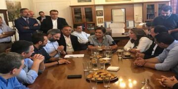 Δείτε φωτογραφία από την επίσκεψη της Ντόρας Μπακογιάννη στο Δημαρχείο Κοζάνης