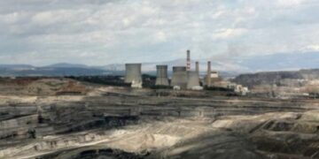 Εργολαβικός εργαζόμενος συνθλίφθηκε σε εκσκαφέα στο Ορυχείο Καρδιάς – Νοσηλεύεται με σπασμένο σπόνδυλο στο Μποδοσάκειο – Οι γιατροί συνέστησαν ακινησία 40 ημερών και ίσως χρειαστεί χειρουργική επέμβαση