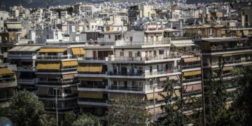 Η πρώτη αγωγή ενοίκων πολυκατοικίας σε ιδιοκτήτη που έκανε το σπίτι του Airbnb