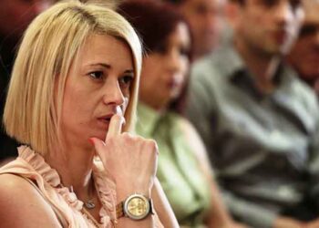“Καρφιά” της Ραχήλ Μακρή για τα ακίνητα που περνούν στο Υπερταμείο: “Κύριοι άρχοντες της Δυτικής Μακεδονίας, παραδώσατε την περιουσία των Δ. Μακεδόνων”