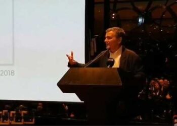 ΝΔ: Δείτε τον Τσακαλώτο χαμογελαστό να λέει «οι παλαιοί συνταξιούχοι θα τεθούν εκτός συστήματος με φυσικό τρόπο»