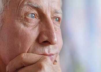 Χρειαζόμαστε μερικούς «τρελούς» για να σώσουν αυτή τη χώρα – Γράφει η Θεοπίστη Κρυσταλλίδου