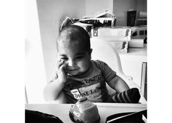 O ΕΛΕΥΘΕΡΟΣ ΤΥΠΟΣ για τον πιτσιρικά από την Πτολεμαΐδα: “Ο Χρήστος νίκησε την αρρώστια και οι γονείς του τη γραφειοκρατία”